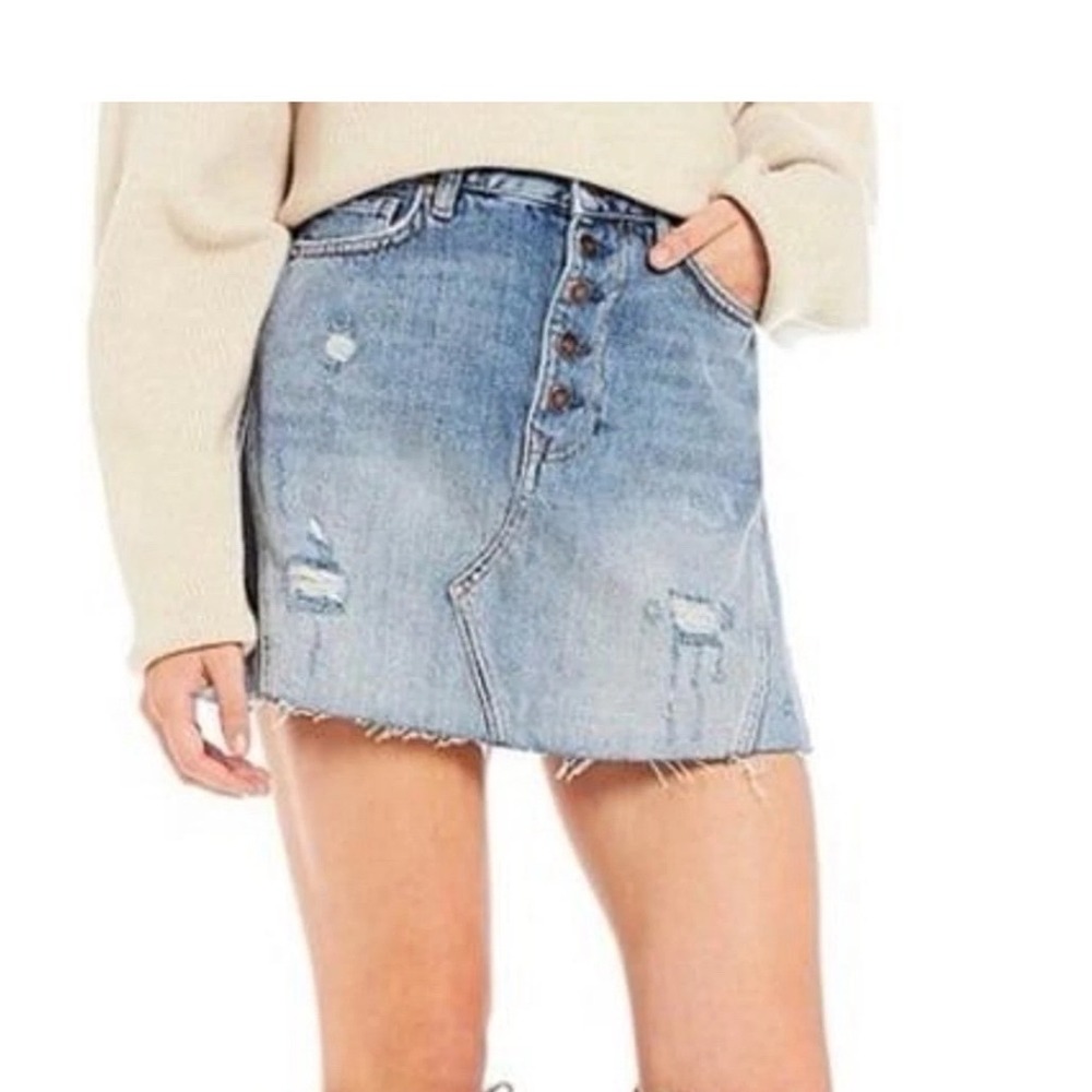 Free People We‎ The Free Distressed Denim Mini Skirt Light Wash Button Fly 26